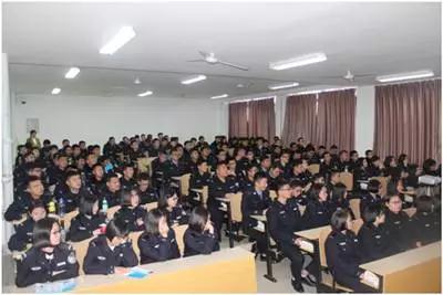 關(guān)注大學生視力健康，普瑞眼科走進河南司法警官職業(yè)學院