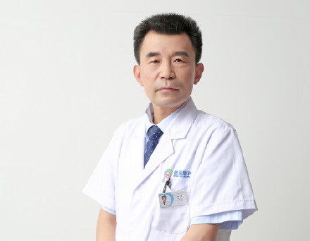 白領一族經(jīng)常面對電腦，可以做近視手術嗎？